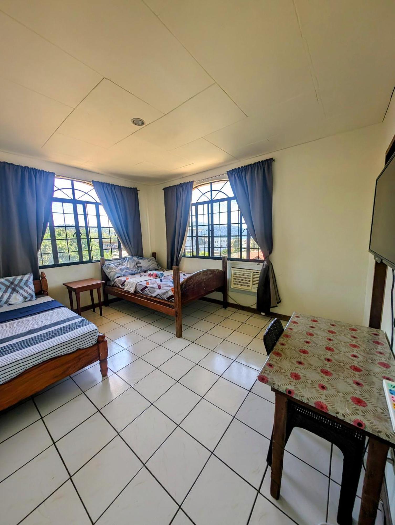 Screaming Gecko Hostel Busuanga Bagian luar foto