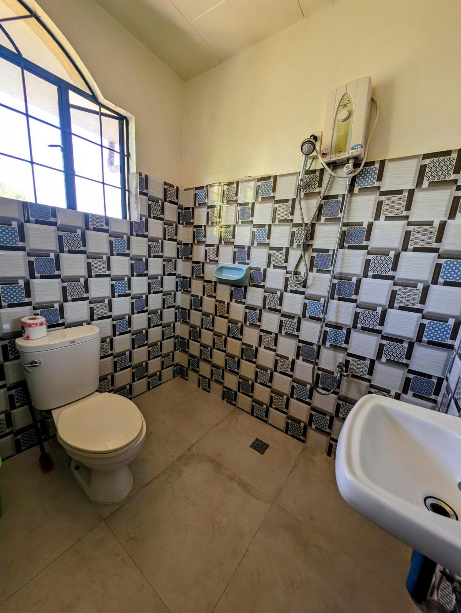 Screaming Gecko Hostel Busuanga Bagian luar foto