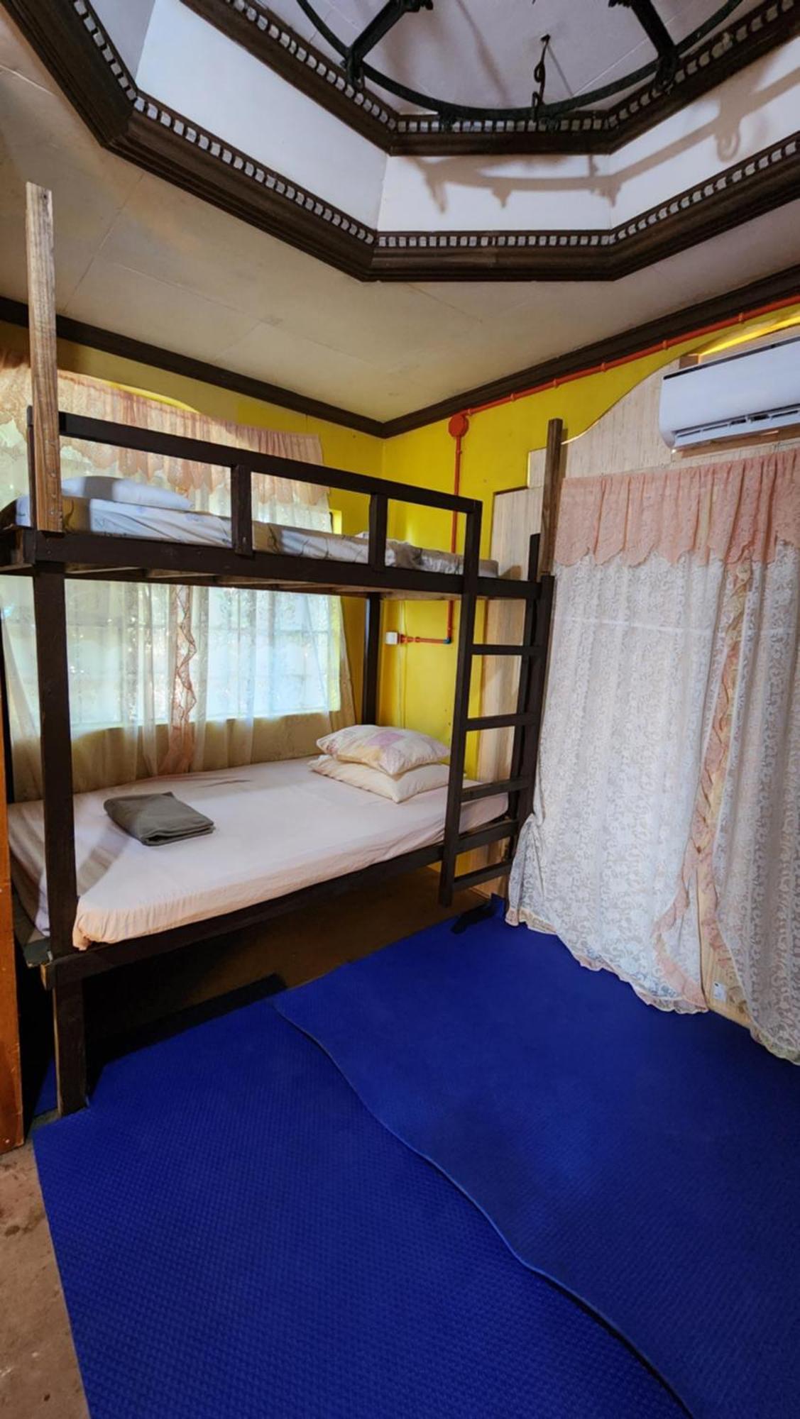 Screaming Gecko Hostel Busuanga Bagian luar foto